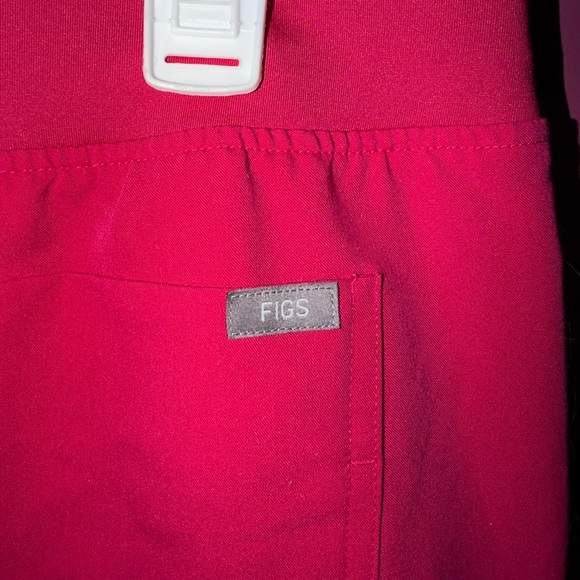 *PRICE OBO* FIGS Women's Ultra Rose Zamora™ - Medium Petite Jogger Scrub Pants - Picture 4 of 8